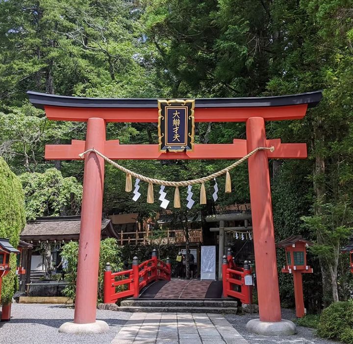 奈良県 天川大辨財天社 鳥居 開運 ご利益 パワースポット