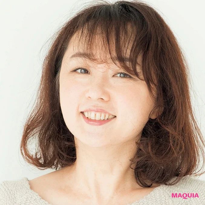 【新作・新色コスメ11選】ジルスチュアートのチークやコスメデコルテの美容液をマキアエディターズがスウォッチ＆本気レビュー！_13