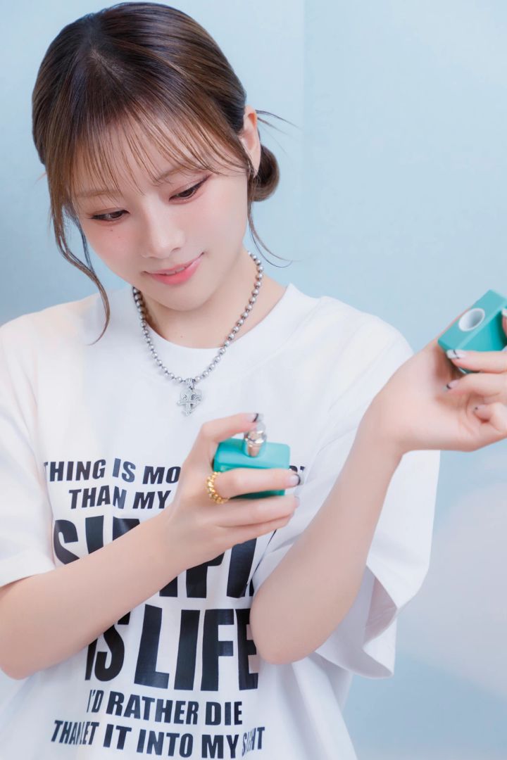 重盛さと美 美容 愛用コスメ 香水 ANGEL CLUB BLUE