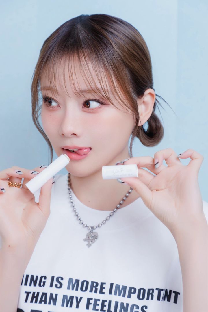 重盛さと美 美容 愛用コスメ リップ ママバター ウィズ リップスティック