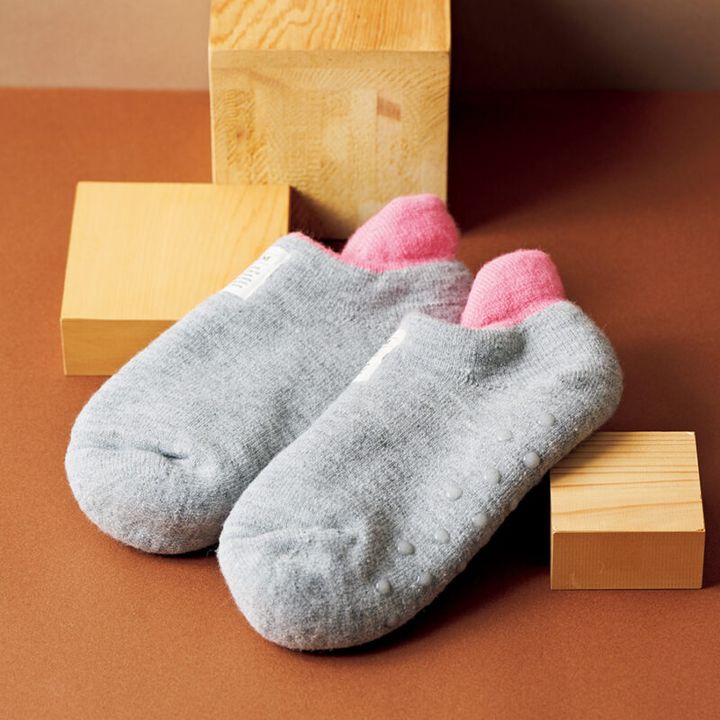 tutum スリッパのいらない 温ソックス レディース：23～25㎝ ¥2,200 ／シービージャパン