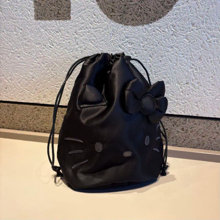 ハローキティ 光沢感がシックなフェイス巾着ポーチ