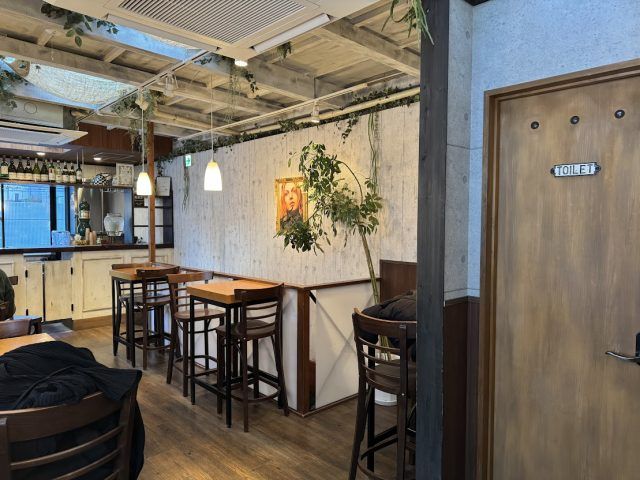 心斎橋焙煎所 店内の席