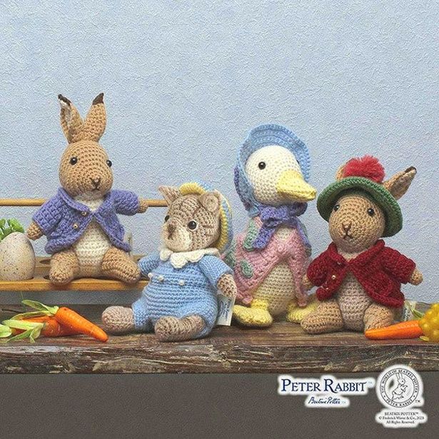 「編みぐるみ＜ピーターラビット(TM)となかまたち＞(編み物材料セット)」(1万3200円)。※画像は完成イメージ