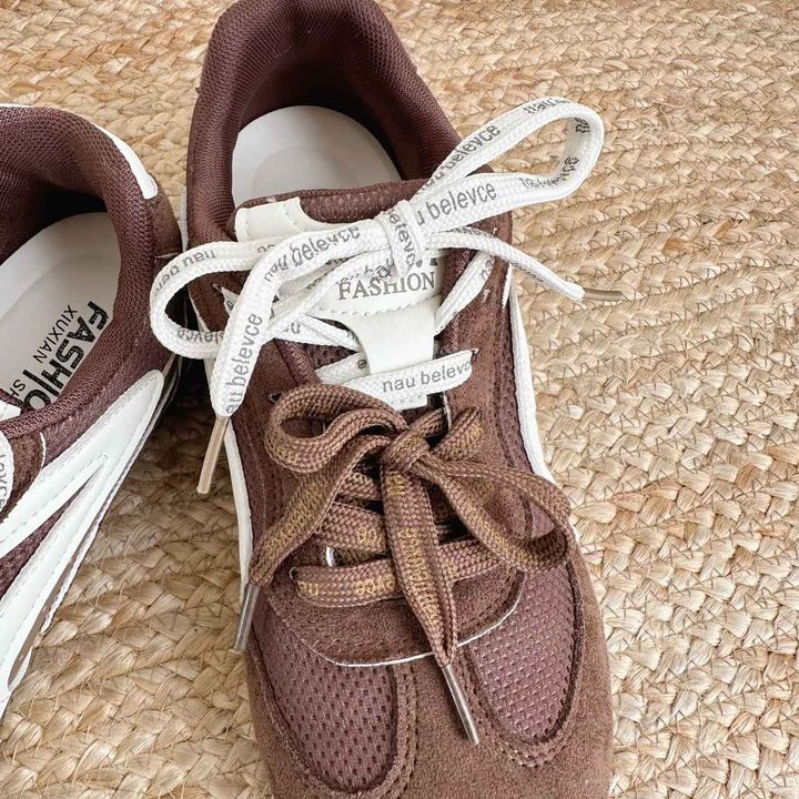 画像: 靴紐で表情を変えられるデザイン