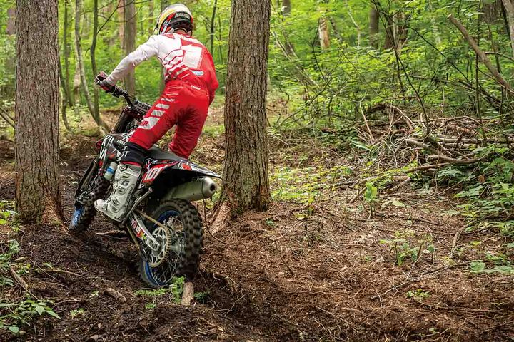 チャンピオン 渡辺学に学ぶ!! 超実戦的エンデューロライテク 木の根攻略編