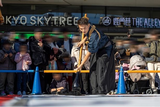 初空書道パフォーマンス(2025年の様子)