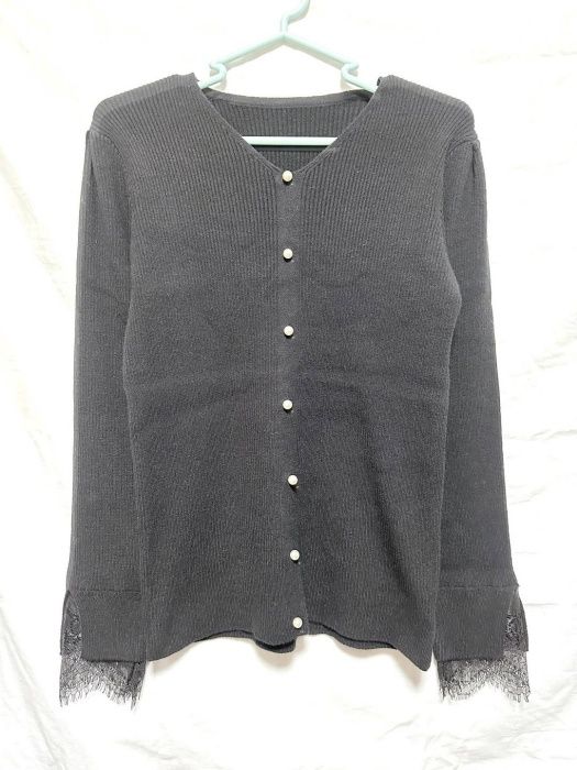 しまむら「袖レースプルオーバー」