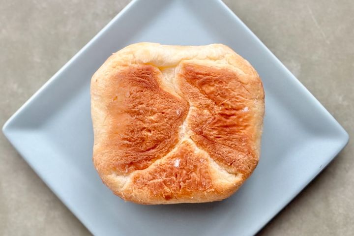 クリームの甘みが幸せ～♡【ファミマ】の新作パンが「やたらうまい」