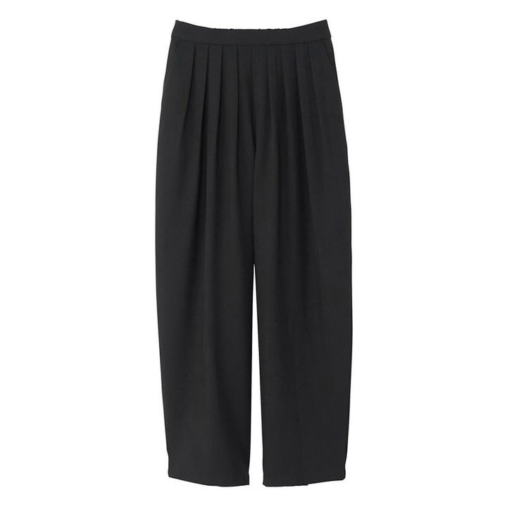 しまむらのタックパンツ（早川ちひろ）