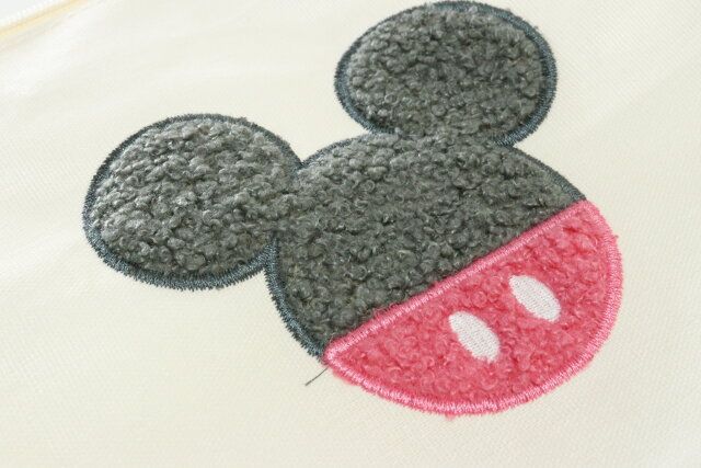刺繍付収納ボックス、ファスナー付（ミッキーアイコン／ミニーアイコン） デザイン