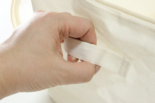 刺繍付収納ボックス、ファスナー付（ミッキーアイコン／ミニーアイコン） 持ち手