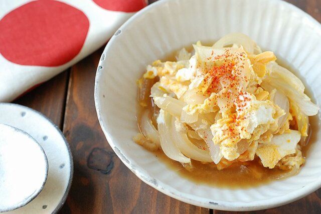 玉ねぎと卵の生姜煮