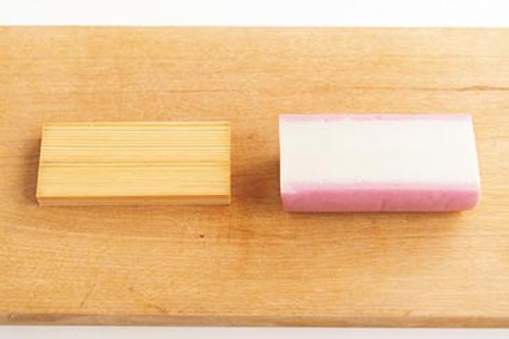 かまぼこと板をきれいに分けることができました。