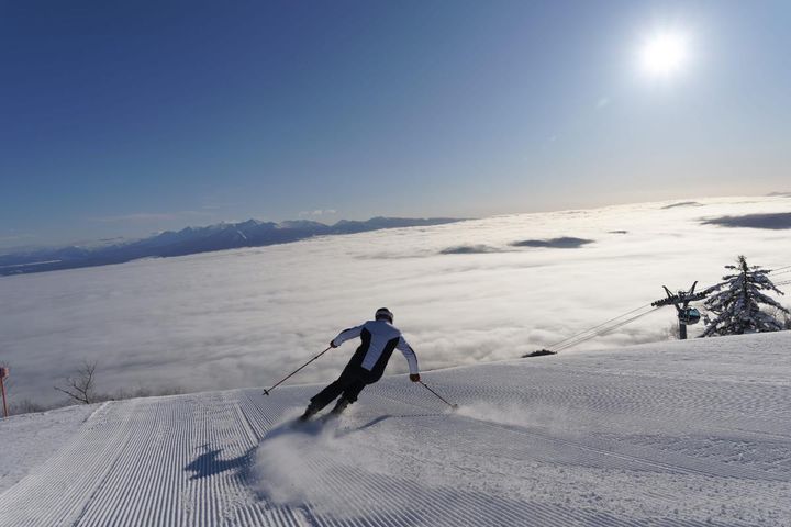 雲海を眺めながらすべることもある