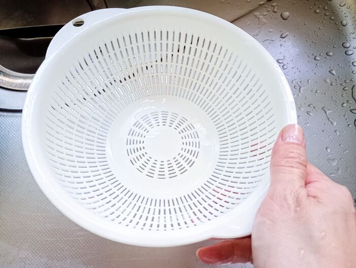 食器洗いだけじゃ損！100均『シリコンスポンジ』がフィットする使い道3選♡