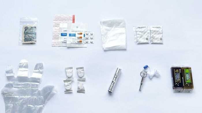 持ち歩ける『防災ボトル』を100均グッズで作ってみた。防災バッグの見直しも！【もしもの備えに】