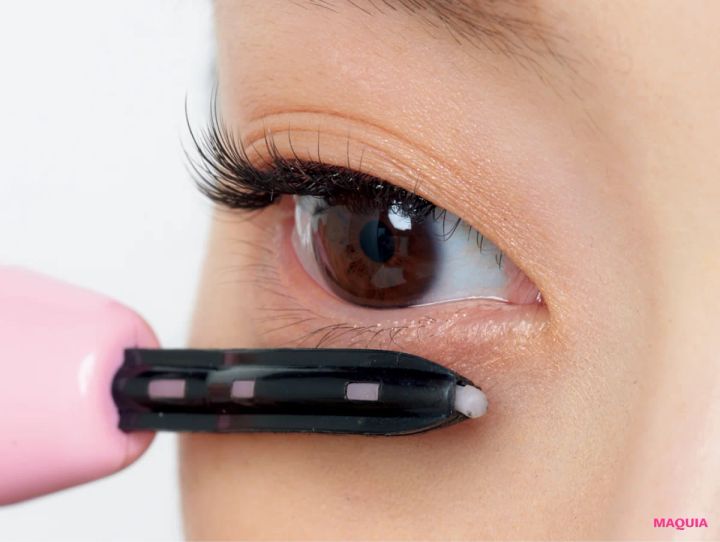 のり不要（グルーレス）つけまつげ 下まつ毛のやり方 ホットビューラーで下げる