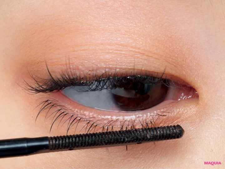 のり不要（グルーレス）つけまつげ 下まつ毛のやり方 マスカラで馴染ませる