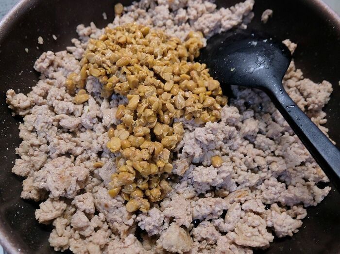 【家事ヤロウ!!!】料理好き男子・間宮祥太朗さんの『自宅メシ』がリピ確定のウマさ！ ピリ辛ジューシーでおかずにもおつまみにも♡