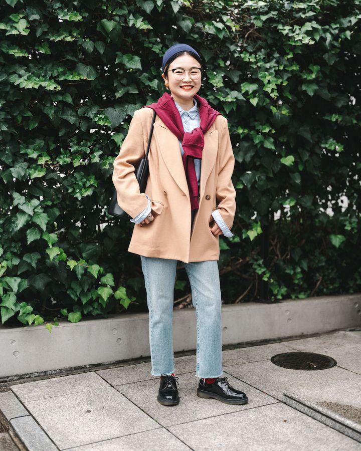 冬の“ライトカラーデニム”コーデ5選。ダークカラーと合わせるのが人気【TOKYO SNAP】