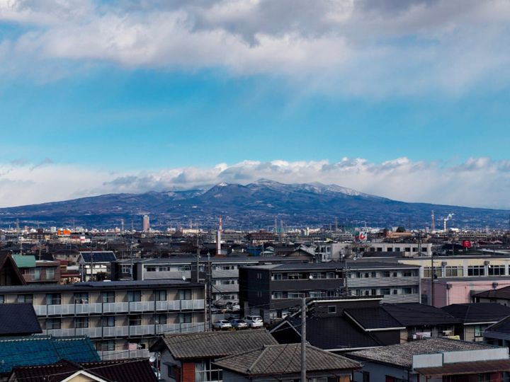 All About ニュース編集部が全国250人を対象に実施した「お金持ちが多いの自治体に関するアンケート」の調査結果から、お金持ちが多いイメージの「群馬県の自治体」ランキングを発表！ 2位「高崎市」を抑えた1位は？