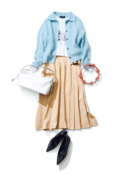 脱ぎ着しやすいカーデを羽織って、カラオケへ