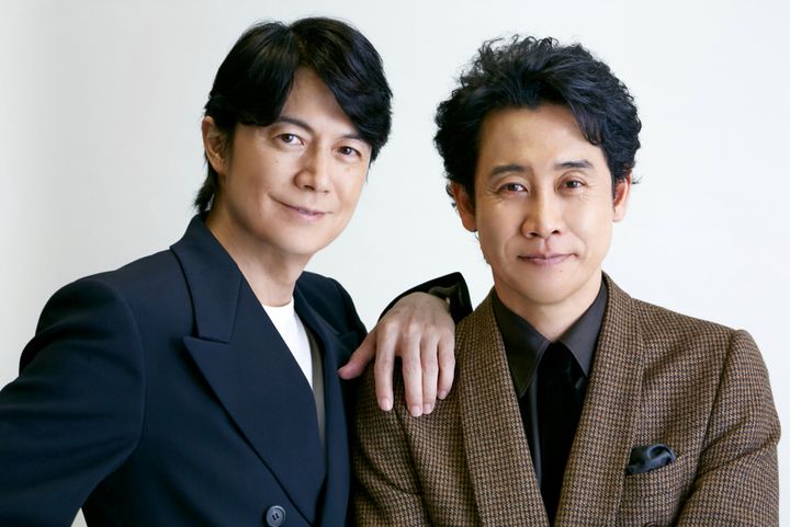 （左から）福山雅治、大泉洋 クランクイン！ 写真：高野広美 width=