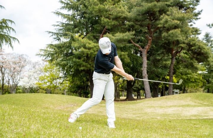 球は曲げた方がいい？アイアンショットを安定性させる打ち方を解説