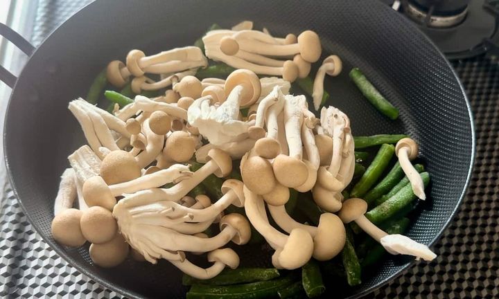「いんげんとしめじのマヨソテー」レシピ