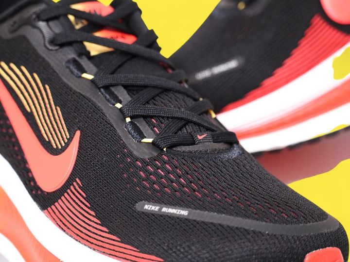 ナイキの「ボメロ18」¥16,500