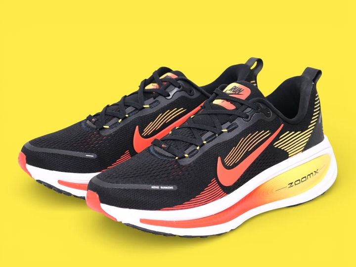 ナイキの「ボメロ18」¥16,500