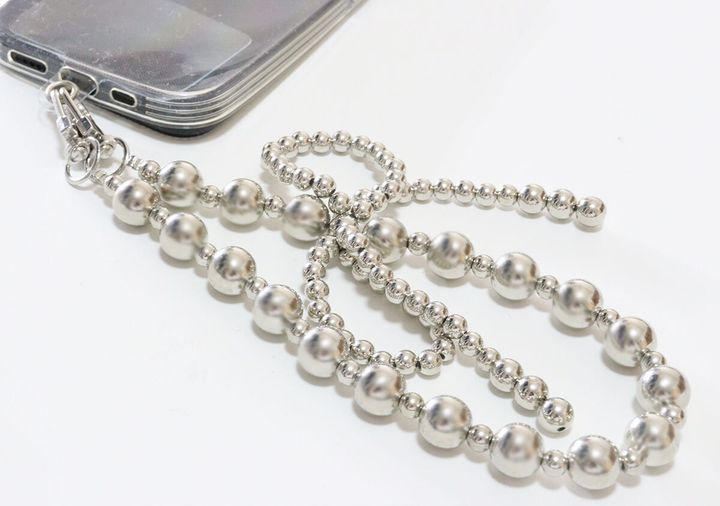 ハンドストラップ（パールリボン、シート付き） ストラップ装着