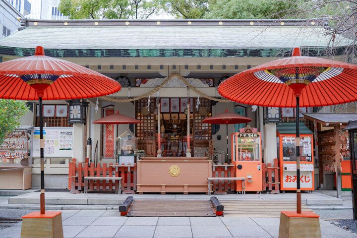 切り絵御朱印や恋みくじが話題！曽根崎心中に縁ある、梅田の恋愛成就スポット「露 天神社」