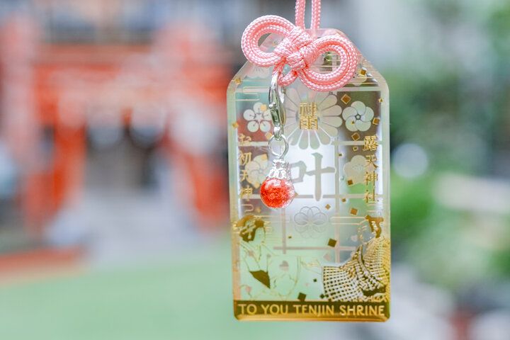 切り絵御朱印や恋みくじが話題！曽根崎心中に縁ある、梅田の恋愛成就スポット「露 天神社」