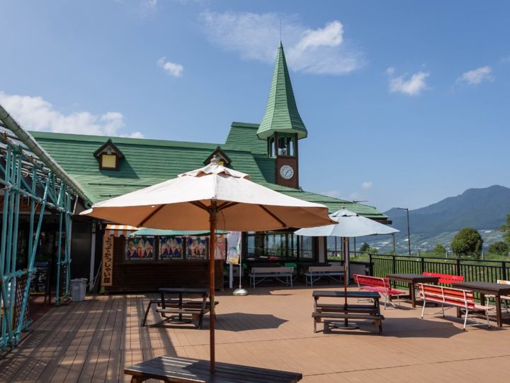 All About ニュース編集部が全国250人を対象に実施した「年末年始に行きたい道の駅に関するアンケート」の調査結果から、年末年始に行きたいと思う「長野県の道の駅」ランキングを発表！ 2位「北信州やまのうち」を抑えた1位は？