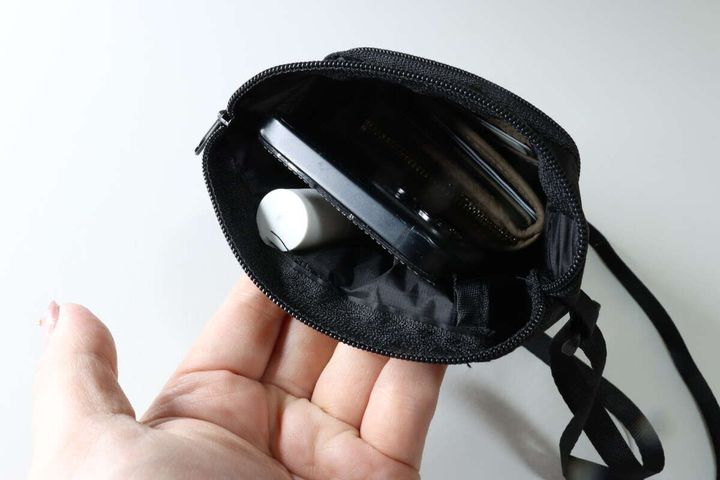 トラベルショルダーバッグ ダイソー 容量