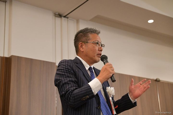 画像1: 関西サッカーリーグ運営委員長の八木勉さん