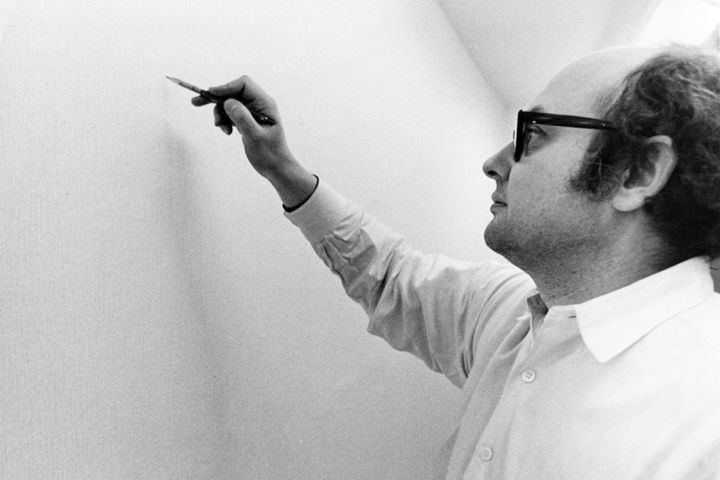 「アイデアこそ芸術」と唱えたルウィット初の個展「ソル・ルウィット オープン・ストラクチャー」