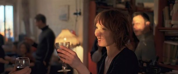 恋人のイリーナと旅に出るはずが、ドタキャンされてしまう [c]Everett Collection/AFLO