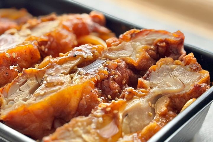 野菜ゼロの潔さ！【ローソン】食べ応え抜群、ガッツリ系のお弁当が登場