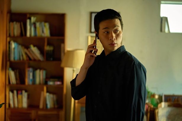 篆刻家のヨンギュと、その息子ドンファンが40年間隠されていた母の死の真相に迫る『顔』 [c]Everett Collection/AFLO