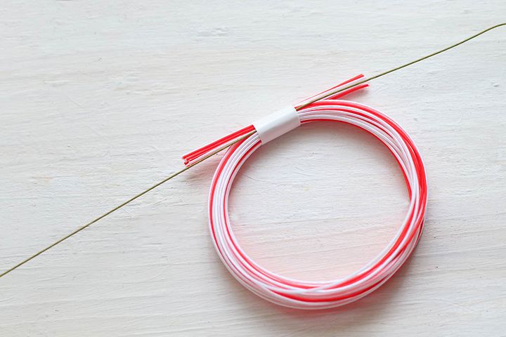 ワイヤーを通す