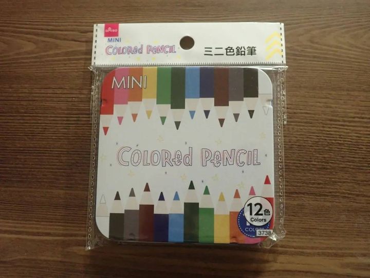 DAISO(ダイソー)：色鉛筆(ミニ、12色)