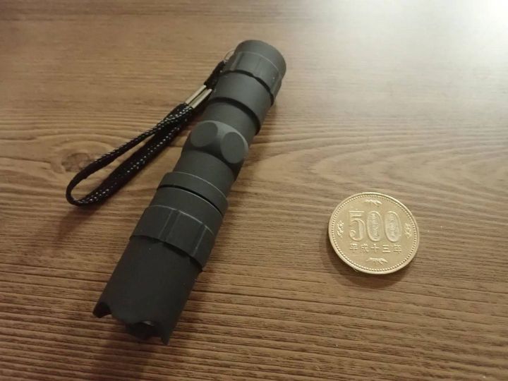 DAISO(ダイソー)：LEDライトBLT