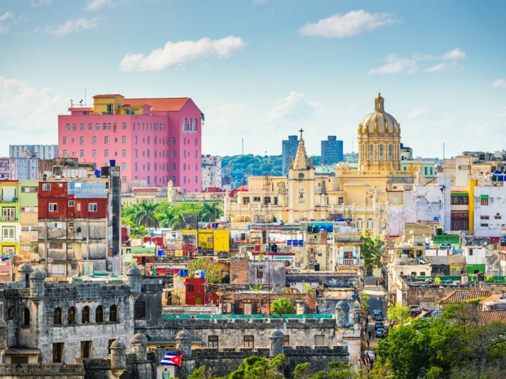 All About ニュース編集部が全国250人を対象に実施した「海外旅行先に関するアンケート」の調査結果から、今だからこそ行きたいと思う「中米・カリブの旅行先」ランキングを発表！ 2位「キューバ」を抑えた1位は？