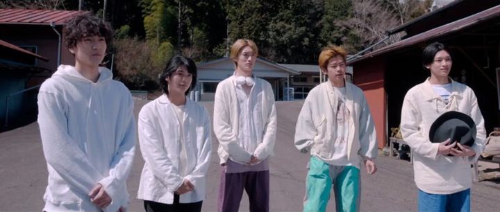 若手俳優の荒木飛羽、山中柔太朗、黒崎煌代、松本怜生、秋谷郁甫も共演。『人間標本』©2025 Amazon Content Services LLC or its Affiliates.