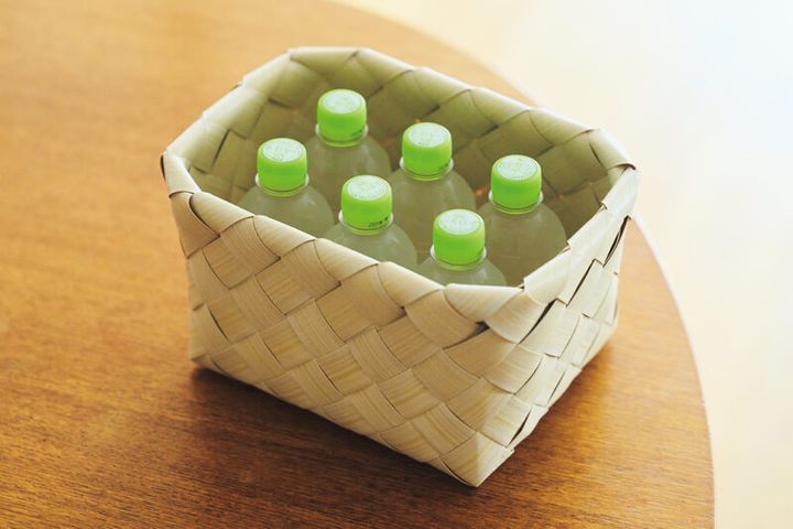 スリム中深タイプは、340mLペットボトルが6 本入ります。