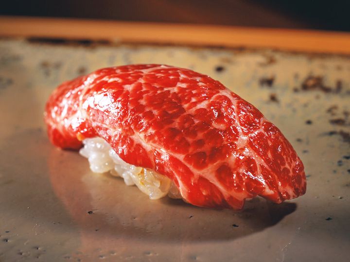 麻布十番『みつい』のくじらの尾の身