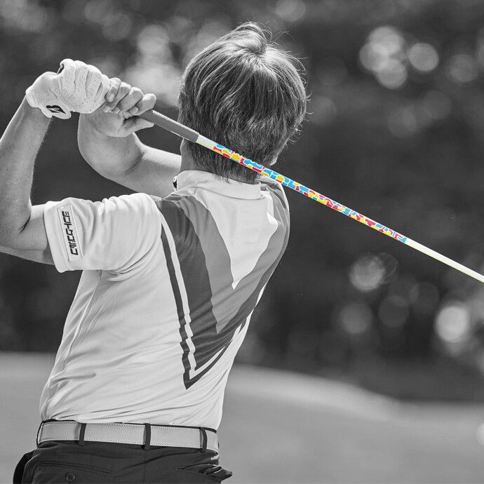 なぜ「振るのがラク」なのに、結果が出る？ 軽さとしなりでスイングを助けるやさしいシャフト